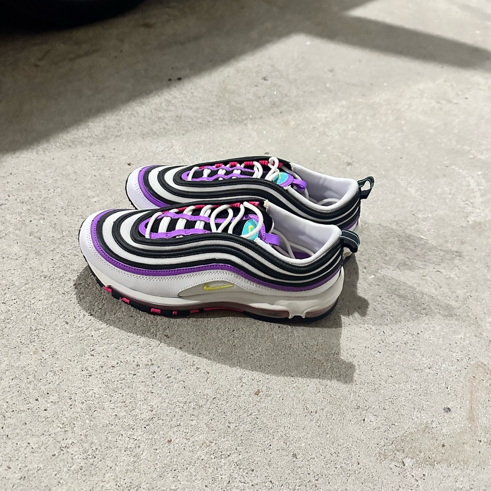 Women’s Nike Air Max 97 Sz 9
